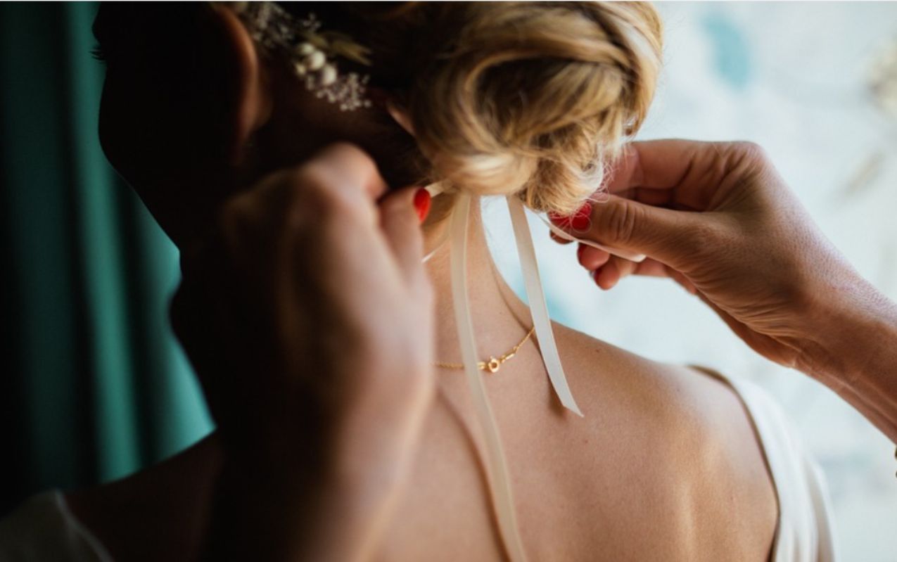 Unsuccessful wedding hairstyle