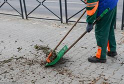 3 promile na godzinę. Pijana ekipa porządkowa zamiatała ulicę