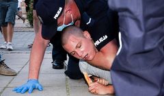 Fotoreporterzy o zdjęciu Rafała Milacha z policjantem przygniatającym uczestniczkę protestu: ważny kadr z potencjałem na ikonę