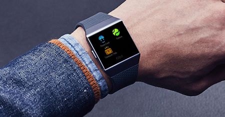 Fitbit Ionic: smartwatch może być niebezpieczny. Google ostrzega