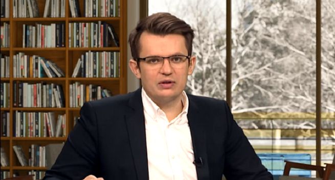 Piotr Wąż nowym prowadzącym poranek w TV Republika