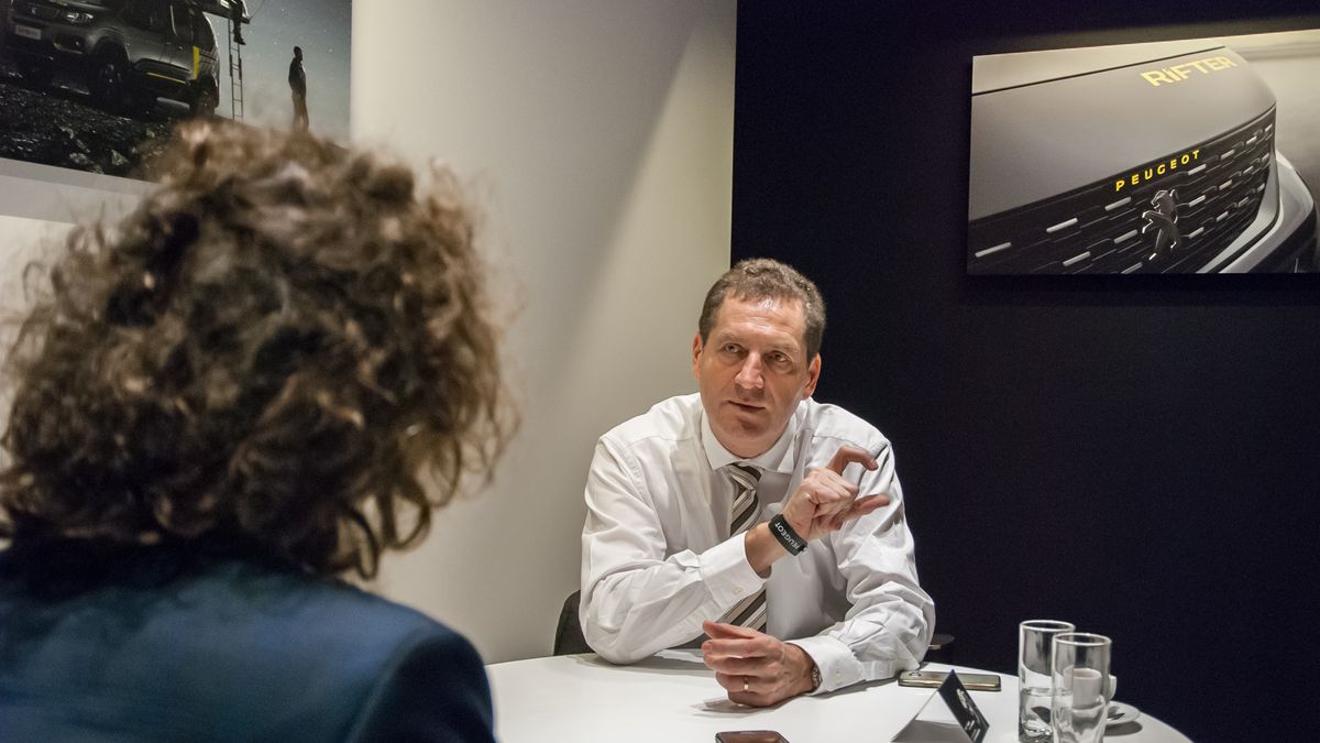 3 cm - o tyle udało się obniżyć dach usuwając jedynie ramki drzwi