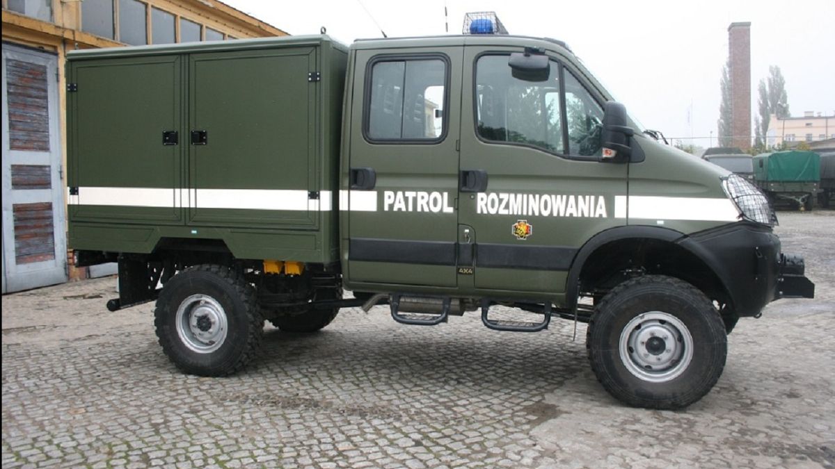 Bomba lotnicza w jeziorze