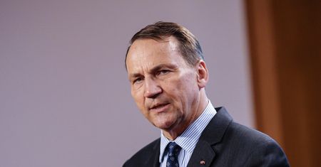 Sikorski o ambasadorach. Z Nawrockim "uzgodnił tryb"