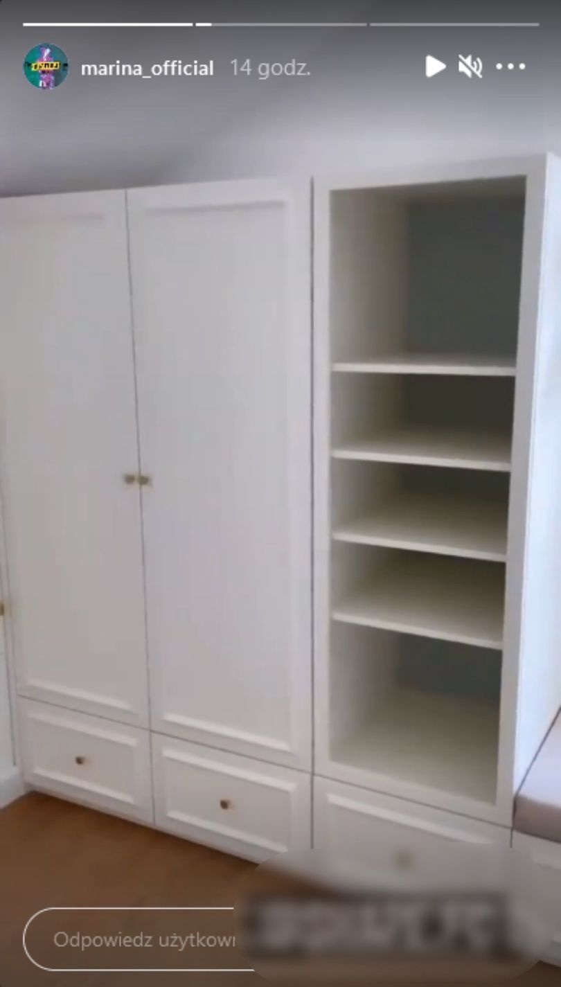 Marina Łuczenko prezentuje kolejne pomieszczenia w domu z windą