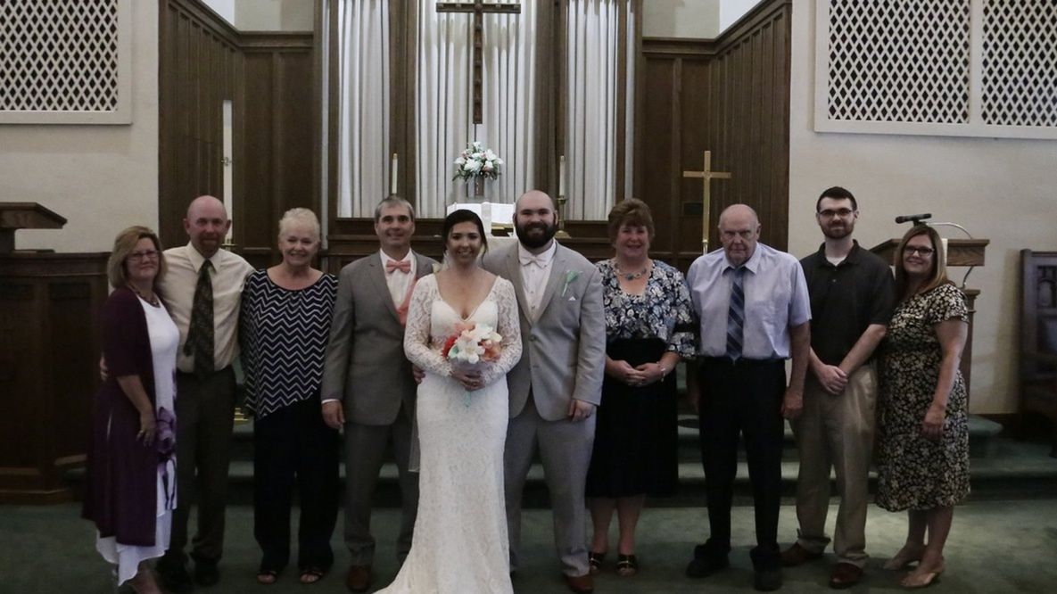 Zdjęcia ślubne jak z koszmaru. Zapłacili fotografce, ta oddała okropny materiał 1