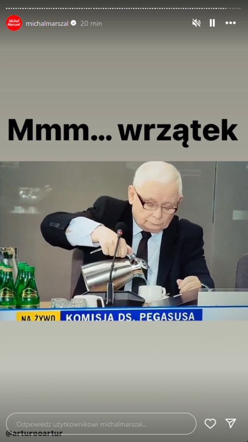 Kaczyński z czajnikiem w ręku