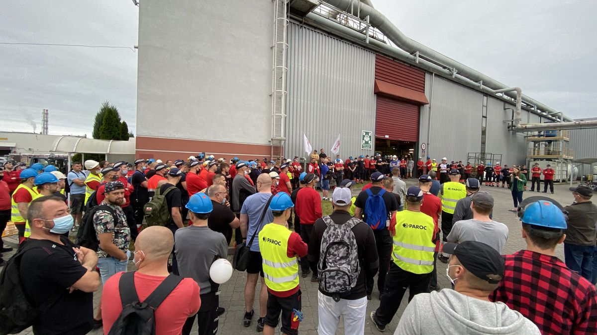 Strajk pracowników Paroc Trzemeszno