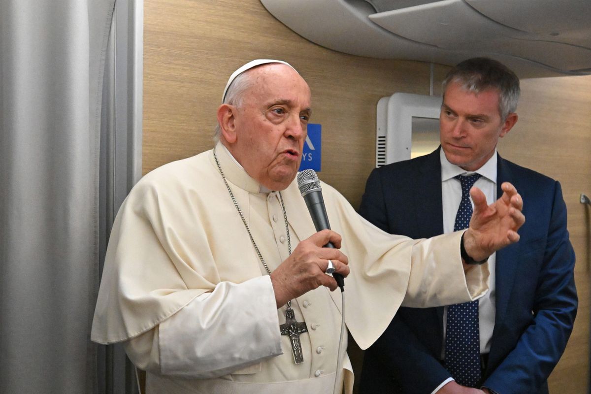 Papież Franciszek wylądował w Ułan Bator

