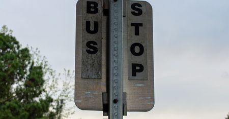 Ciężarówka wjechała na przystanek autobusowy w Indonezji. Zginęło 10 osób