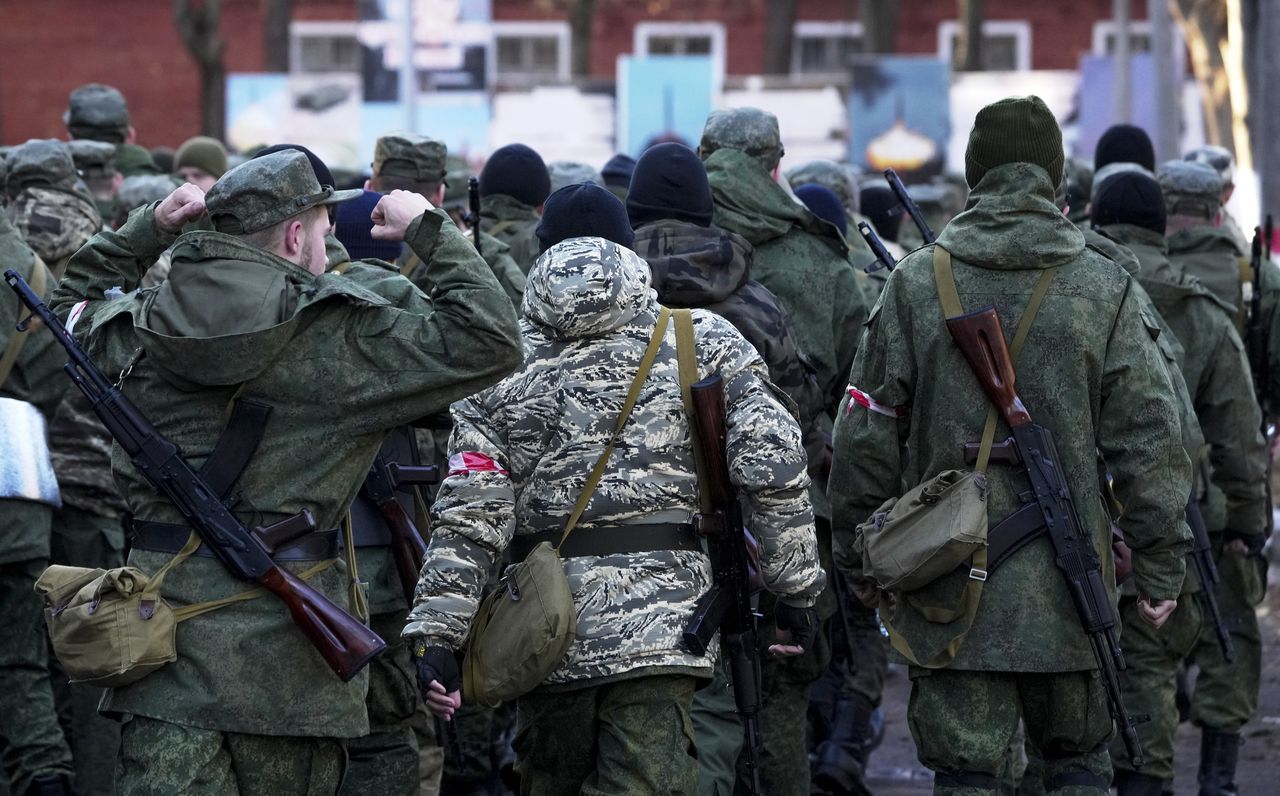 Uciekli przed mobilizacją Putina. Tak pomagały im żony