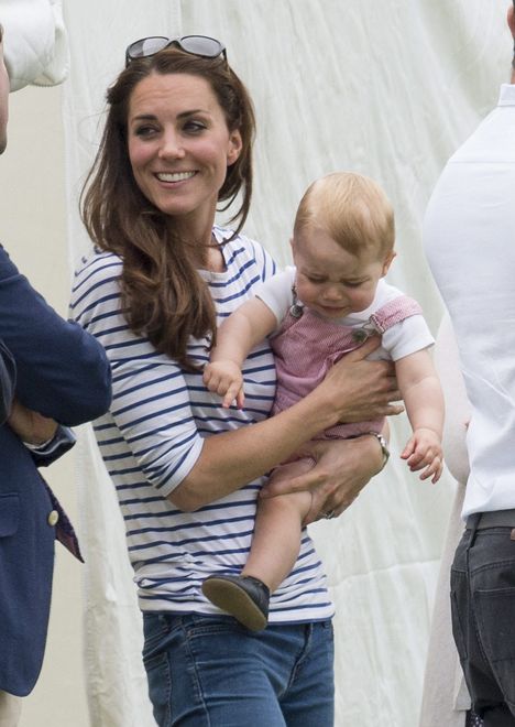 Prince George At His First Polo Match15th June 2014.  Prince William and Prince Harry watched by the Duchess of Cambridge and Prince George at the Jerudong Trophy Polo match, Cirencester.

Credit: GoffPhotos.com  Ref: KGC-178 
Dostawca: PAP/GoffPhotosKGC-178royal, royalty, Catherine, duchess of cambridge, jeans, prince george