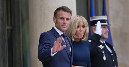Zawieszenie reformy emerytalnej porażką prezydenta Macrona