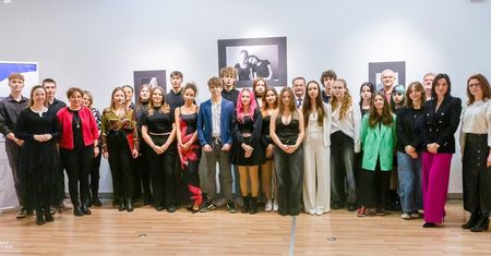Wystawa prac uczniów z klas multimedialnych pilskiego ekonomika
