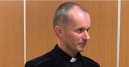 Ksiądz o posłach: opętani tak mają. Poszło o aborcję