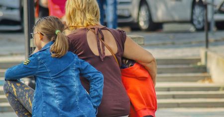 Tak rodzice wpływają na rozwój emocjonalny dzieci z autyzmem. Są dwie grupy