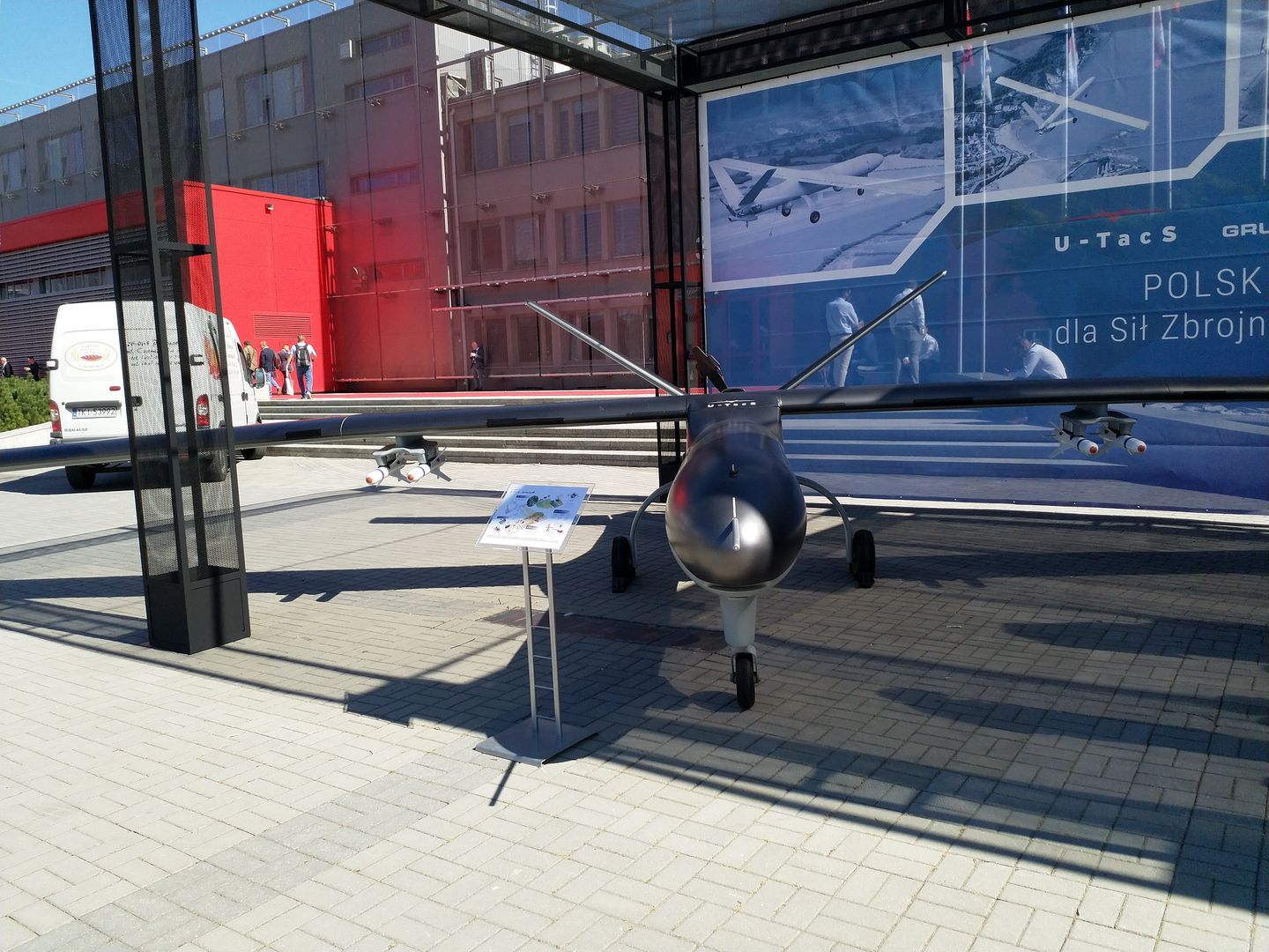 Oferowany przez WB Electronics w ramach programu Gryf dron Watchkeeper X.