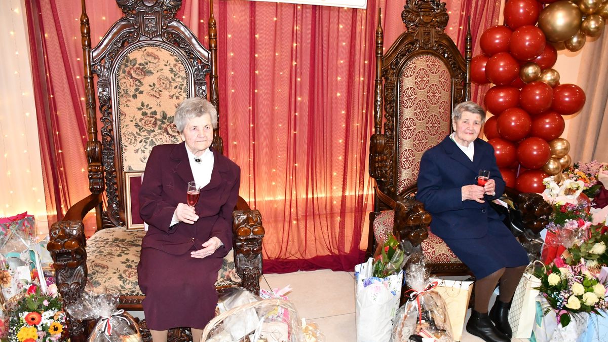 Najstarsze bliźniaczki Aurelia Legumina i Władysława Zuchniarek