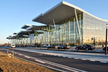 Wrocław: Regionalne lotnisko ma coraz więcej pasażerów