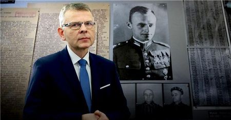 Wątpliwości za 750 tys. złotych. Raport, który obciąża dyrektora Instytutu Pileckiego