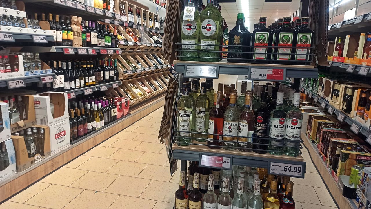 Konin: Znaczący spadek interwencji policji. Nocny zakaz sprzedaży alkoholu przyniósł pozytywny skutek