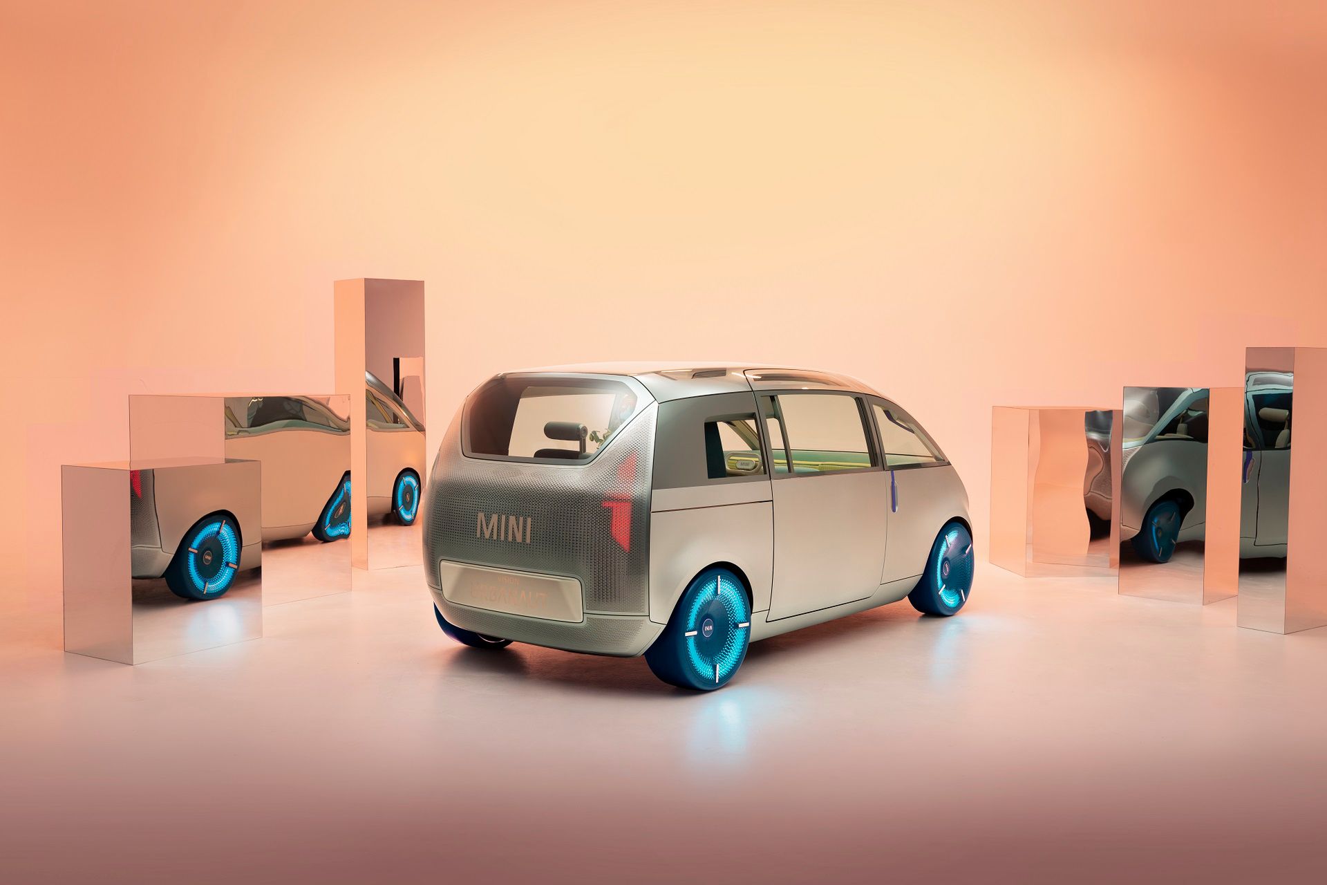 Mini Vision Urbanaut (2021)