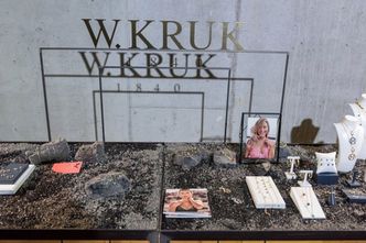 Garnitury sprzedają się kiepsko, ale biżuteria nieźle. VRG podsumowuje półrocze