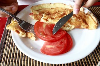 Godzina śniadania może wpływać na długość życia. Jedzone o tej porze wspiera metabolizm