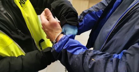 Taksówkarz przyłapany. W ten sposób sobie dorabiał