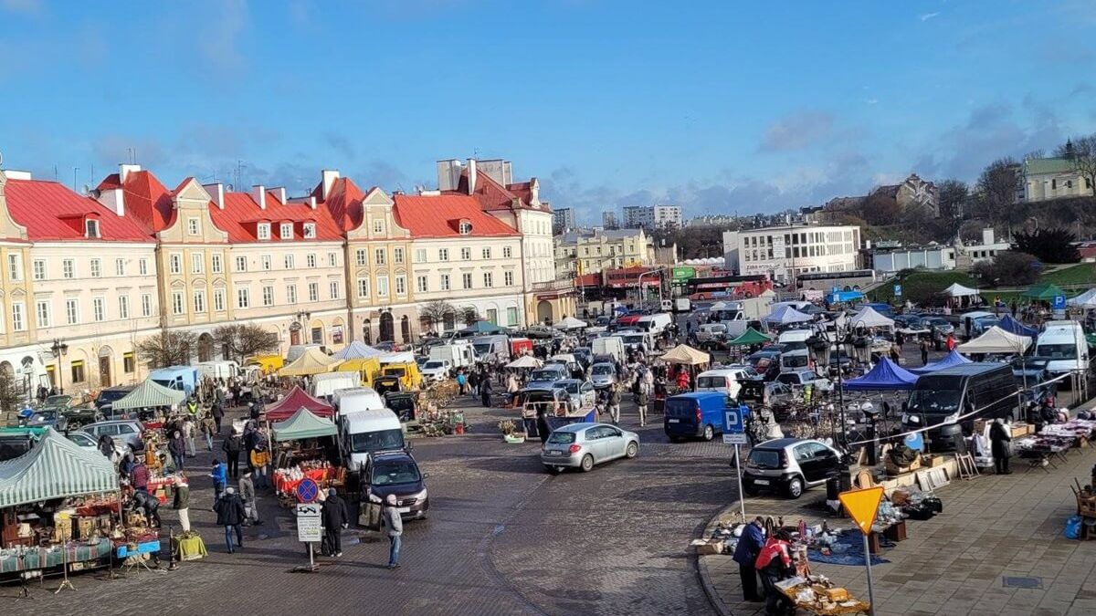 Giełda Staroci na Placu Zamkowym w Lublinie