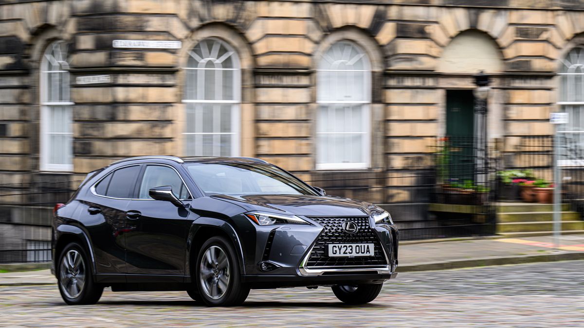 Nowy Lexus UX 300e