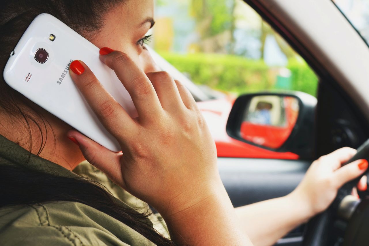 Google chce uniemożliwić kierowcom korzystanie ze smartfona w czasie jazdy. Ma już patent