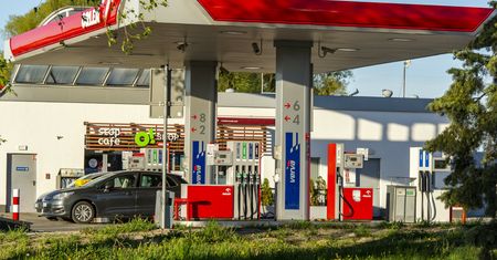 Polacy chcą interwencji rządu i obniżek cen na stacjach paliw