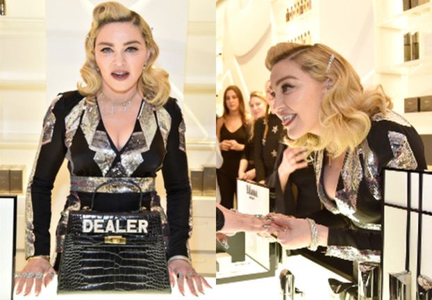 Wydekoltowana Madonna zachęca do zakupu kosmetyków z autorskiej linii (ZDJĘCIA)