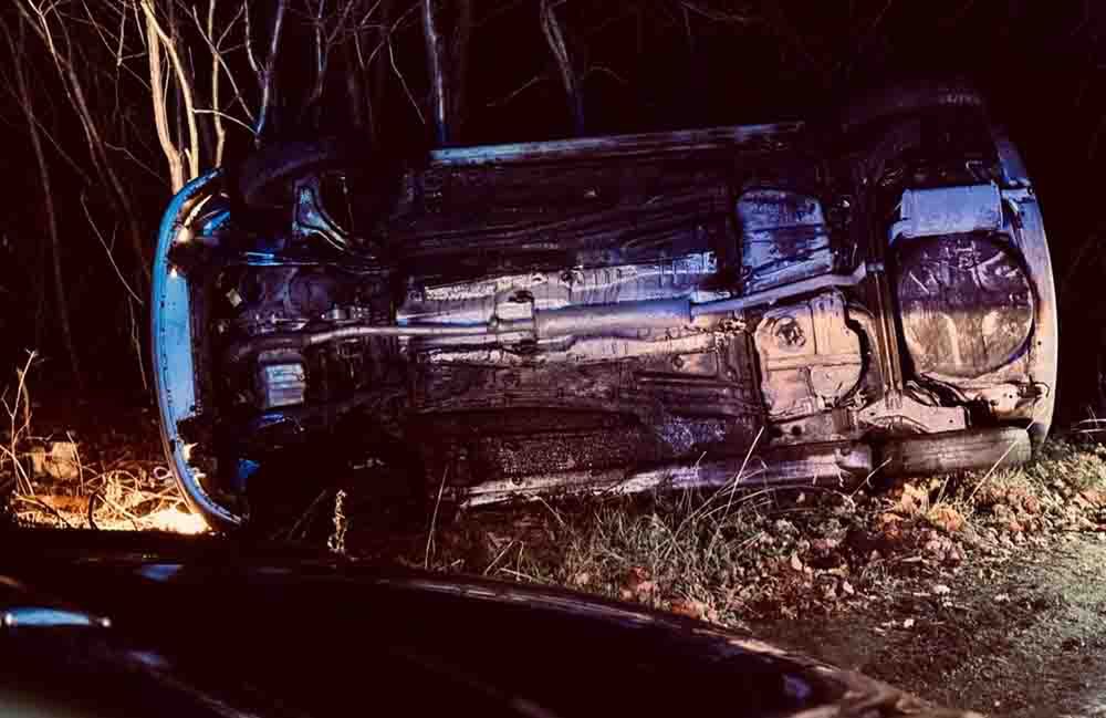 Żary: Na widok policji zaczął uciekać. Rozbił samochód i przyznał, że jest pijany