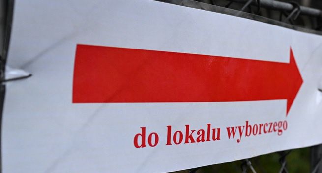 Koalicja Obywatelska wyprzedza PiS w sondażu. Trzecia Droga z 15 proc.