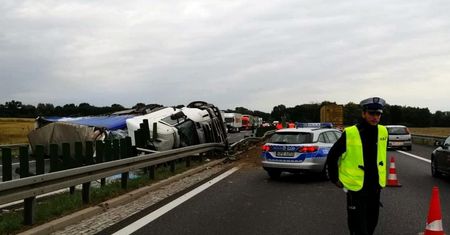 Przejeżdżający kierowcy filmowali wypadek. Policja nie miała dla nich litości
