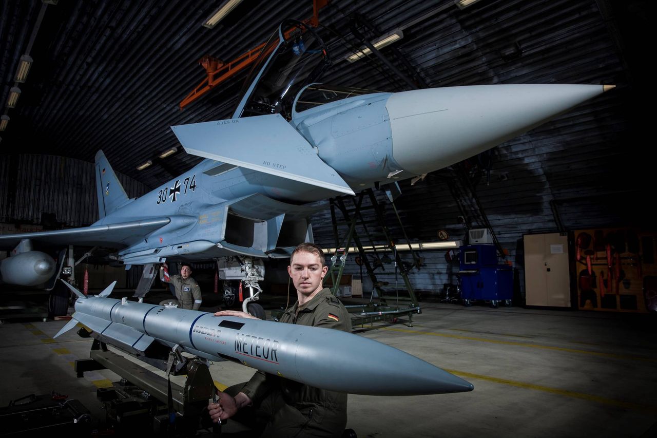 Wyciągają wnioski z walki. Chcą zamówić dużo superpocisków z Europy