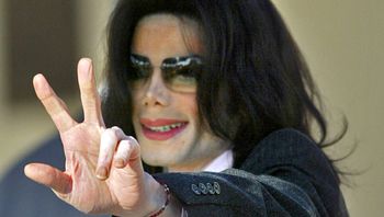 17 lat po śmierci Jackson zanotował mocny wynik. Harry Styles pokonany