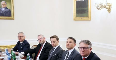 Grzegorz Braun kandyduje na prezydenta. Konfederacja usunie go z partii