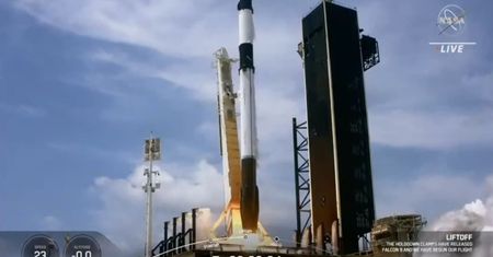 Elon Musk może odbębnić sukces. SpaceX wystrzeliwuje kapsułę Dragon