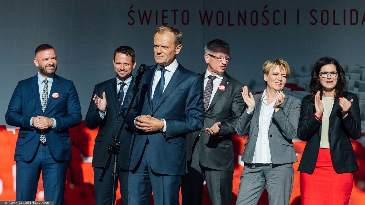 ?wi?to Wolno?ci i Solidarno?ci w Gda?sku
Fot. Piotr Zagiell/East News, Gdansk, 04.06.2019. Swieto Wolnosci i Solidarnosci w Gdansku. Wiec na Dlugim Targu. N/z: przemawia przewodniczacy Rady Europejskiej Donald Tusk. Z tylu (L-P): prezydent Wroclawia Jacek Sutryk, prezydent Warszawy Rafal Trzaskowski, prezydent Poznania Jacek Jaskowiak i prezydent Lodzi Hanna Zdanowska, prezydent Gdanska Aleksandra Dulkiewicz.
PIOTR ZAGIELL