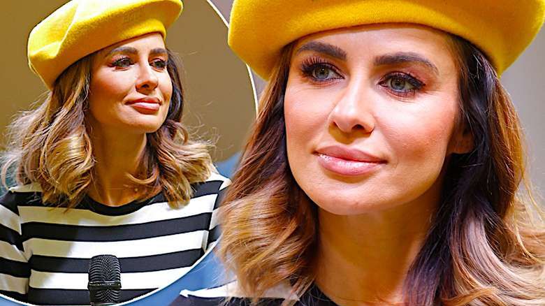 Natalia Siwiec w berecie i białych kozakach