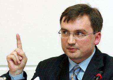 Minister Ziobro: zaostrzyć kary dla sprawców pobić dzieci!