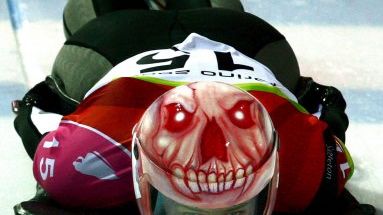 Monika Wołowiec podczas zjazdu w skeletonie na torze w Cesana Pariol