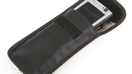 Pokrowiec z czarną dziurą zapewni Ci święty spokój 1