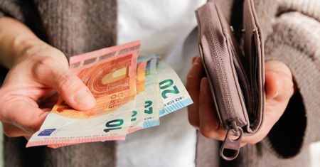 Polacy chcą przyjąć euro? Jest sondaż