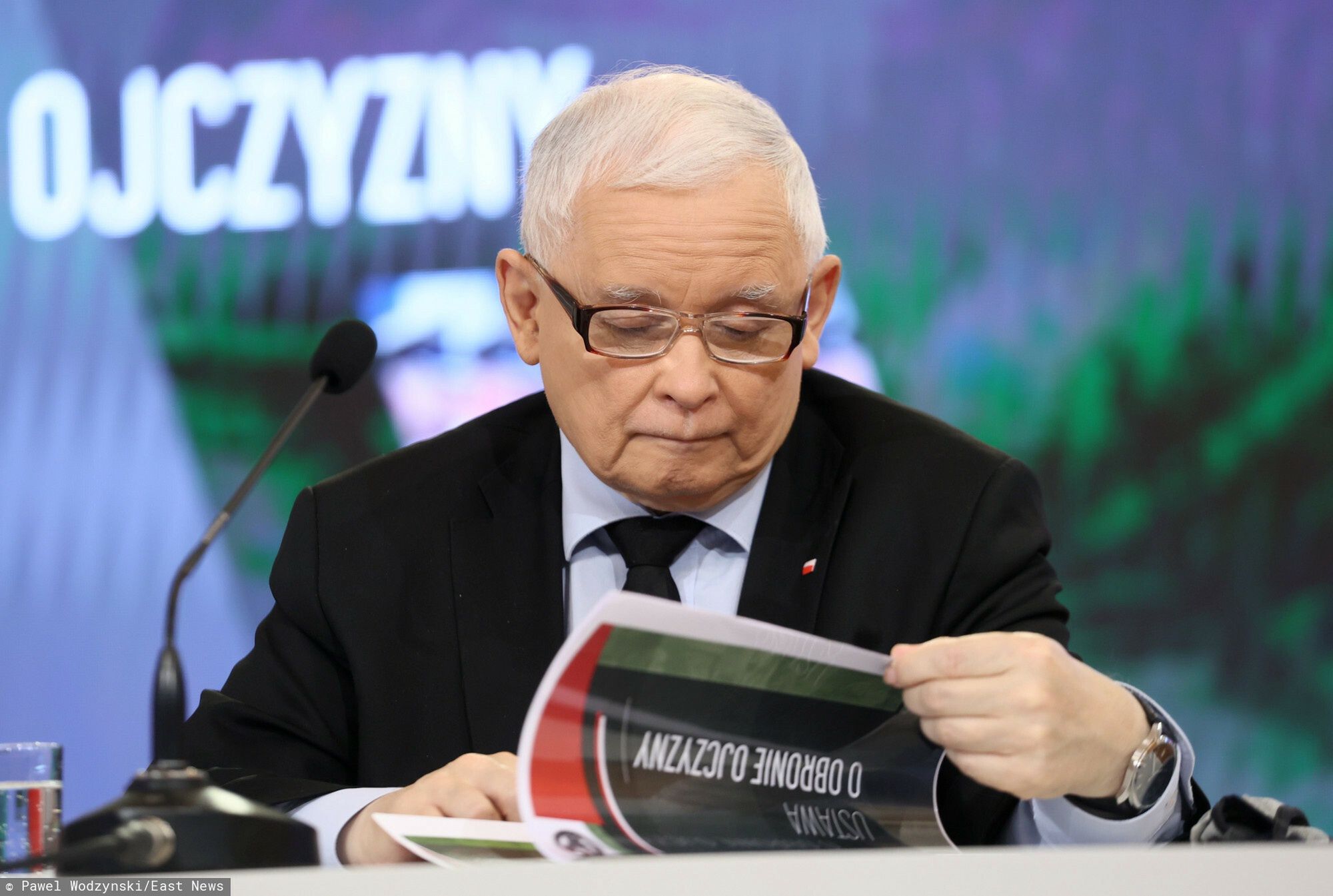 Jarosław Kaczyński na konferencji prasowej. Zaliczył kilka wpadek jednego dnia... 