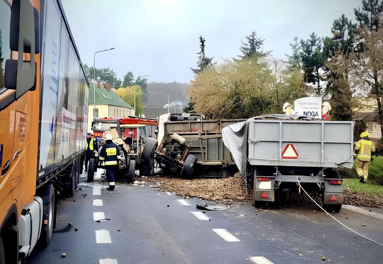 Wypadek na DK11 w Ujściu. Utrudnienia i objazd przez Nową Wieś Ujską