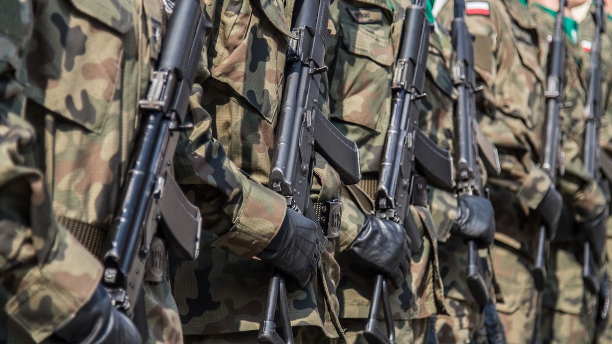 Kaniewski
polish, forces, army, wojsko, armia, zolnierze, zolnierz, komandos, soldier, polska, polski, karabin, rifle, weapon